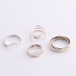 4 Sterling Silver rings - (A276)